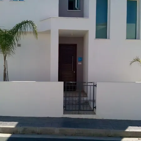 Doris Villa Protaras
