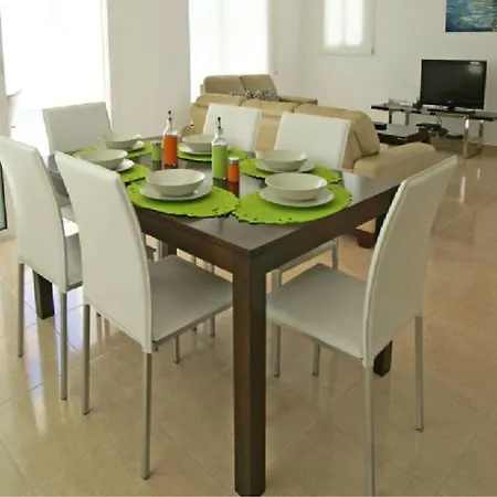 Doris Villa
